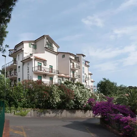 In Mit Schonem Balkon Апартаменты Пьетра-Лигуре
