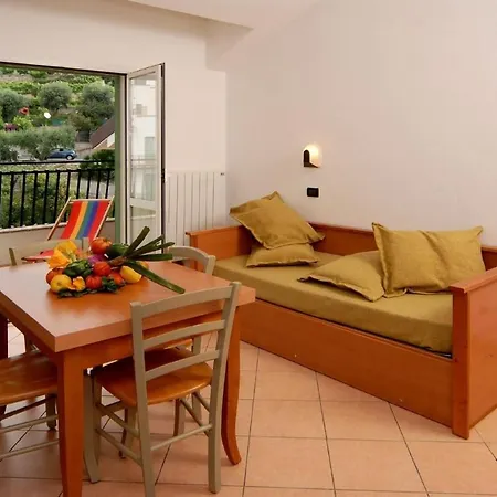 In Mit Schonem Balkon Pietra Ligure