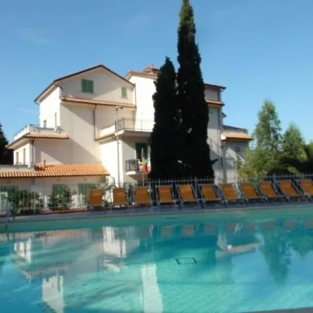 In Mit Schonem Balkon Appartamento